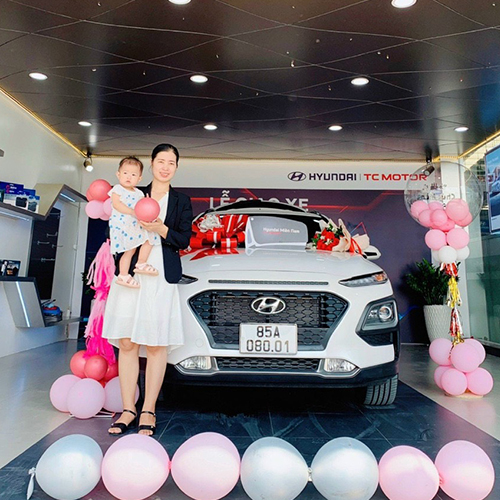 anh giao xe hyundai gia dinh 5-3-23 4